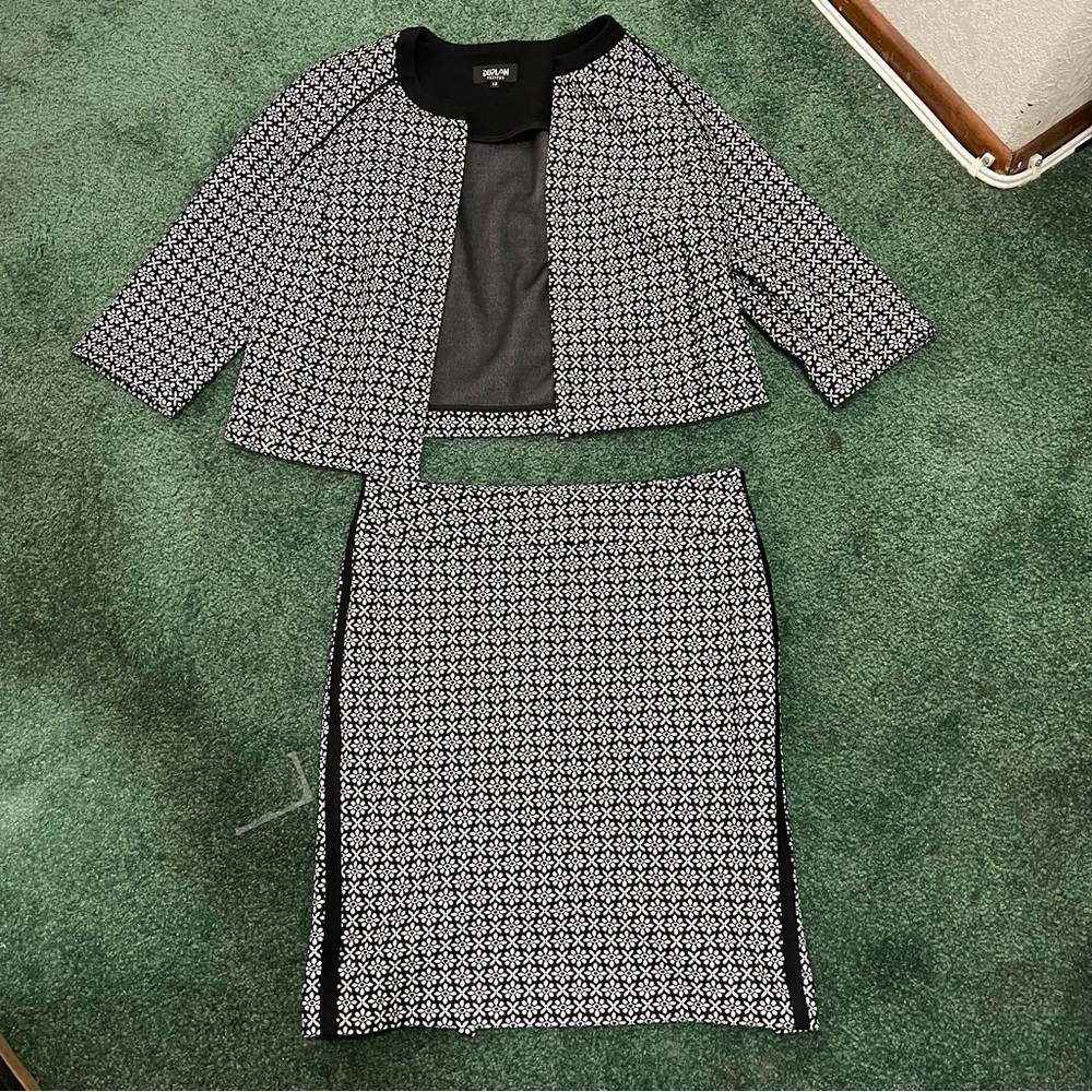 Chic Black and White Patterned Pencil Skirt by Abrand - Picture 1 of 3